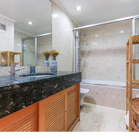 Lovely Apartment With Terrace شقة *